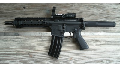 KNIGHTS ARMAMENT /  AAC 300 BLACKOUT PISTOL